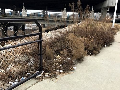 garbage-near-11th-street-bridge-min